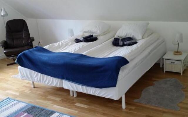 Isak Bed  Breakfast