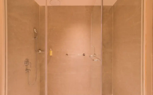 Lemon Tree Hotel Chandausi