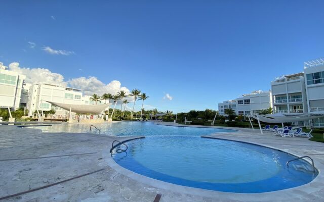 Apt w Beach Front Beach Access at Nueva Romana