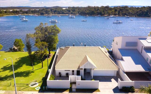 42 Noosa Parade