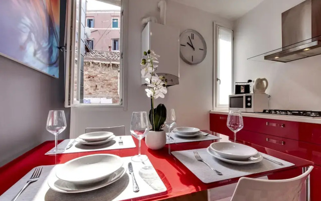 Venice Elegance by Wonderful Italy