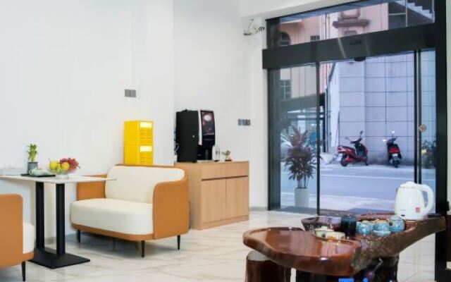 Orange themed Apartment