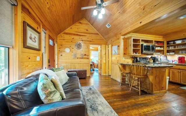 Sunset Ridge Cozy Cabin for 6