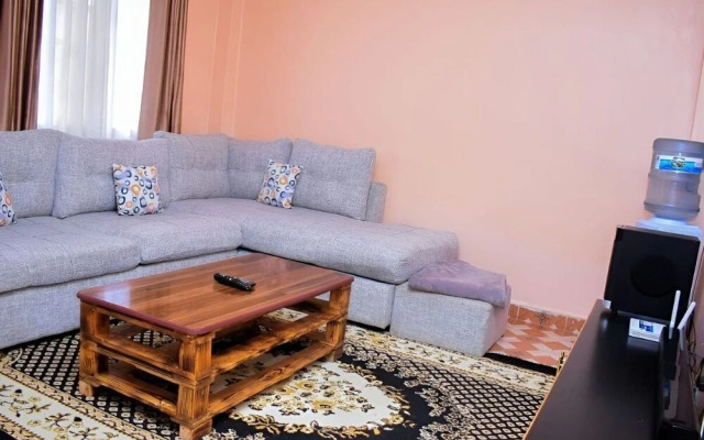 Cozy Naivasha Apartment With Mountain Views