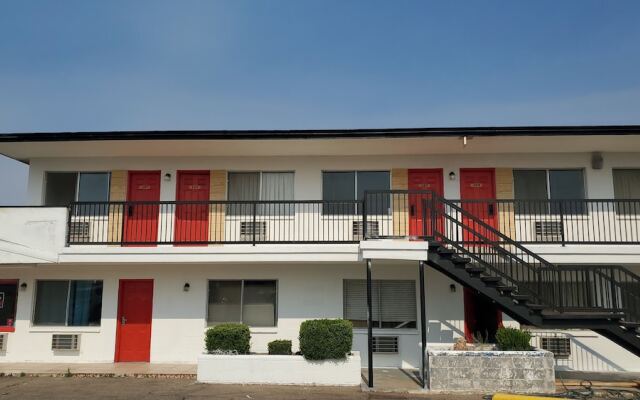 Almara Inn