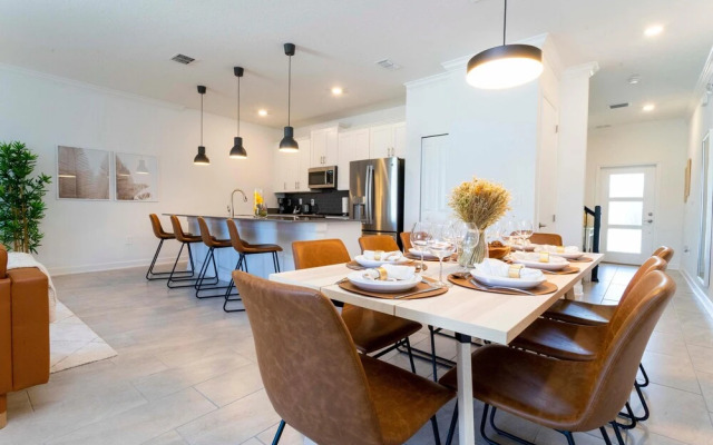 4379 SL Enchantment 4BR Townhome With Pool