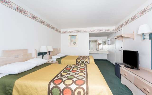 Super 8 by Wyndham Cottonwood