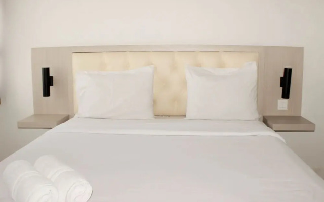 Homey And Cozy Studio Apartment At Elvis Tower