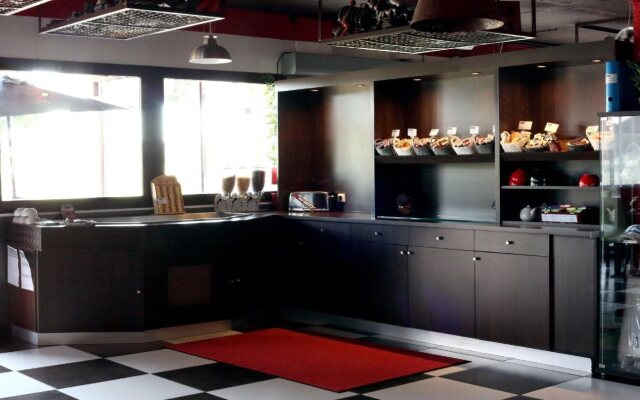 Enzo Hotels Cannes Ecluse by Kyriad Direct