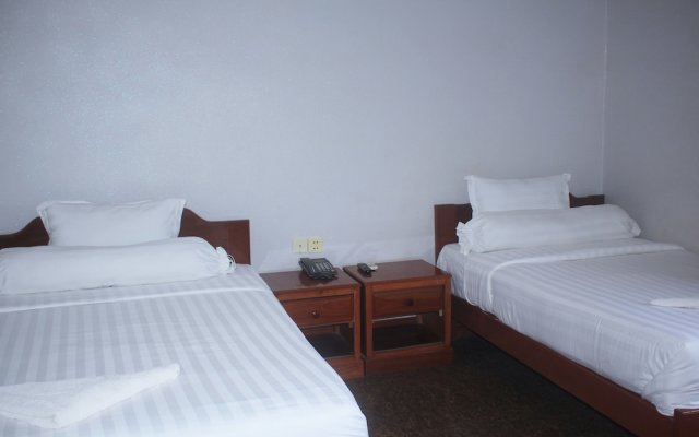 7 Makara Hotel