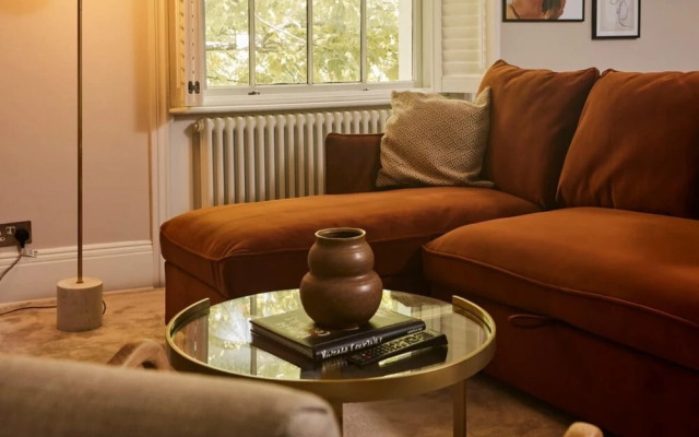 The St Johns Wood Sanctuary - Glamorous 2bdr Flat