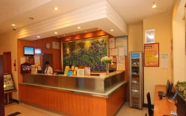 Hanting  Express Wuhan Jiang Han Road
