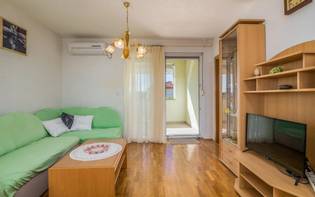 Nice Apartment in Punat With 2 Bedrooms and Wifi