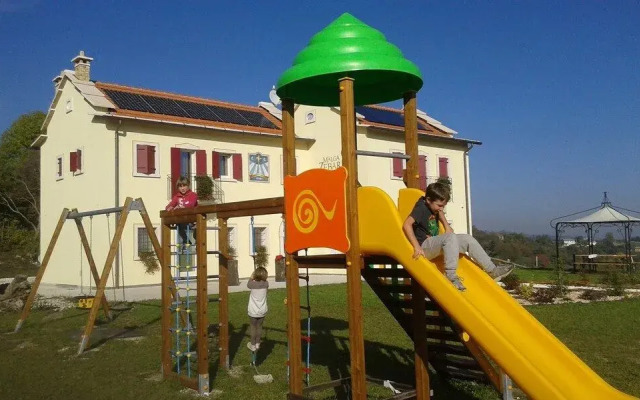 Malga Zebari Country House