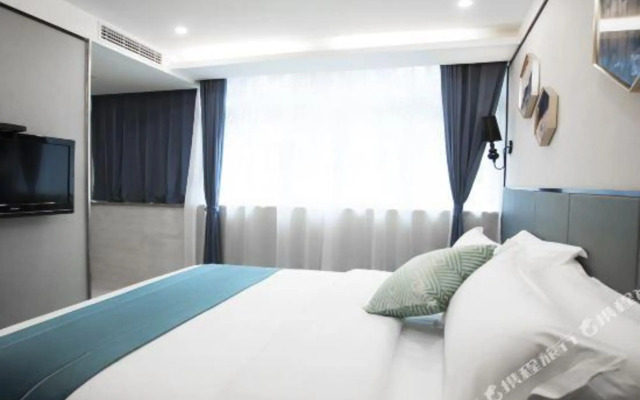 Unitour Hotel (Sichuan Police College)