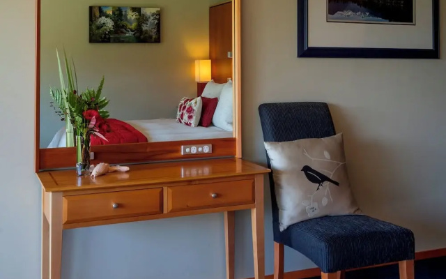 Wilderness Lodge Lake Moeraki