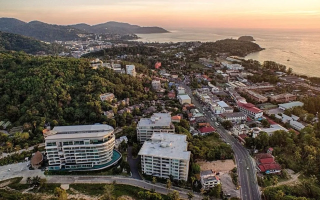 Seaview modern Apartment at Karon Hill