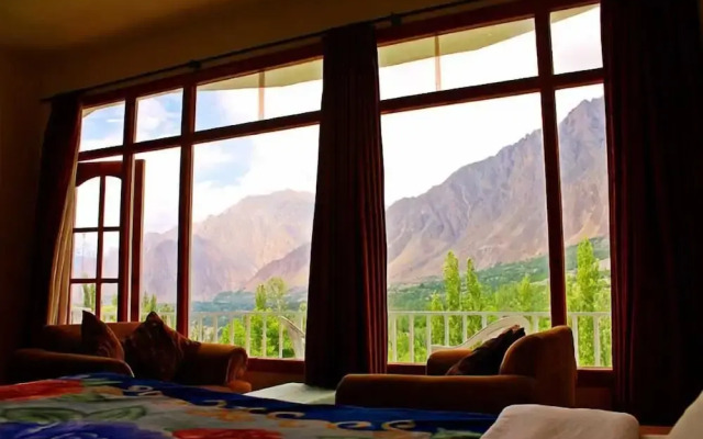 Hilltop Hotel Hunza