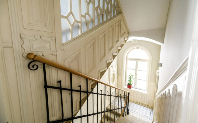 Home ApartHotel