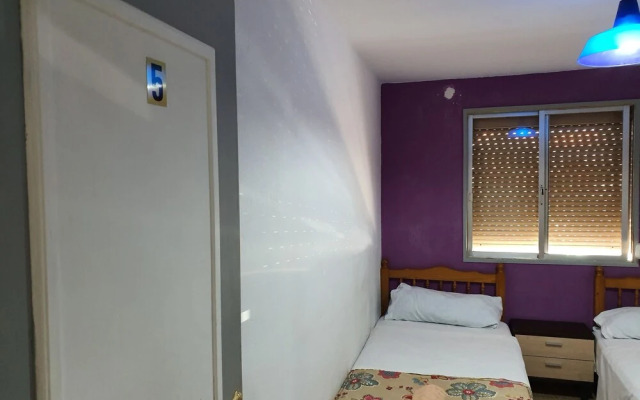 Low Cost Room Las Llaves 5