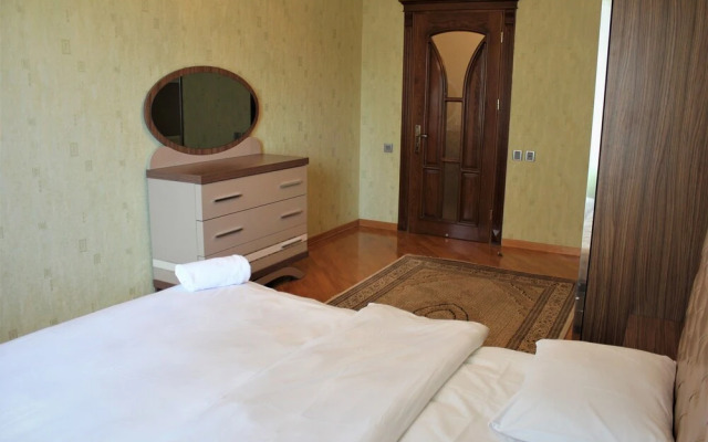 Apartment on Akademik Sh. Azizbayov 88a