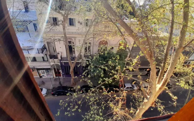 Gus Recoleta Guesthouse