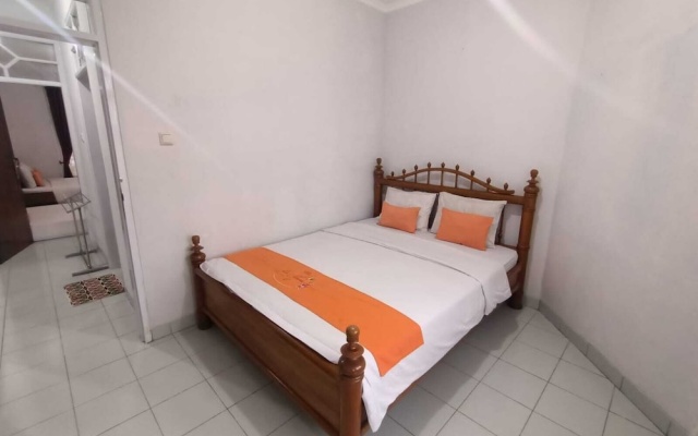 Villa ChavaMinerva Hanni Ciater with Pool — 2-star hotel in Cisaat