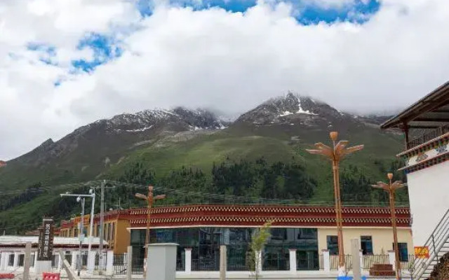 RanWuYunling Shenghu Hotel