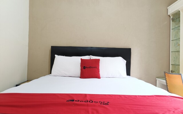 RedDoorz @ Fortune Hotel Jalan Walanda Maramis Manado