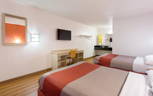 Motel 6 Baton Rouge, LA - Southeast