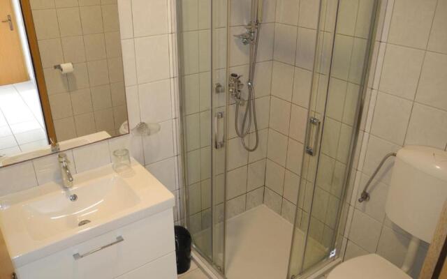 Apartment Damir with Sea View 22 pax