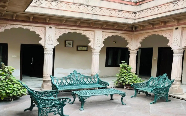 Hotel Karan Villas