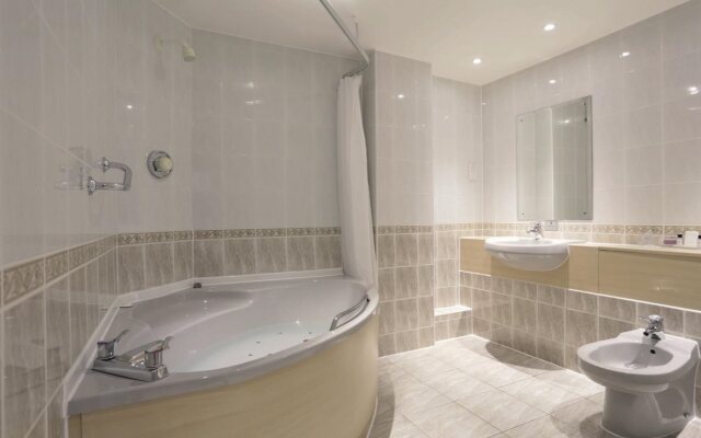 Macdonald Kilhey Court