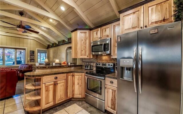 River Bend Lodge - Five Bedroom Cabin