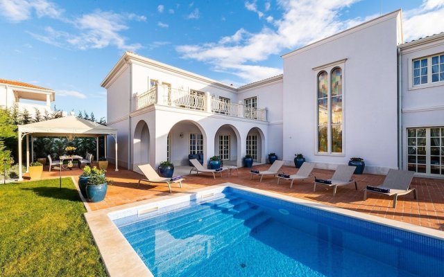 Affluent Villa in Vabriga With Artistic Interiors & Pool