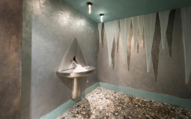 Adula Hotel