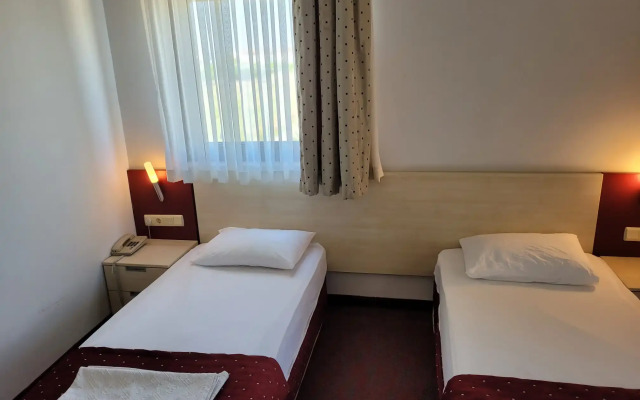 Carna Garden Hotel