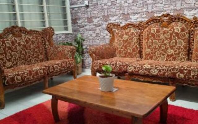 12-15 Pax Ssue Silibin Ipoh Guest House-Homestay
