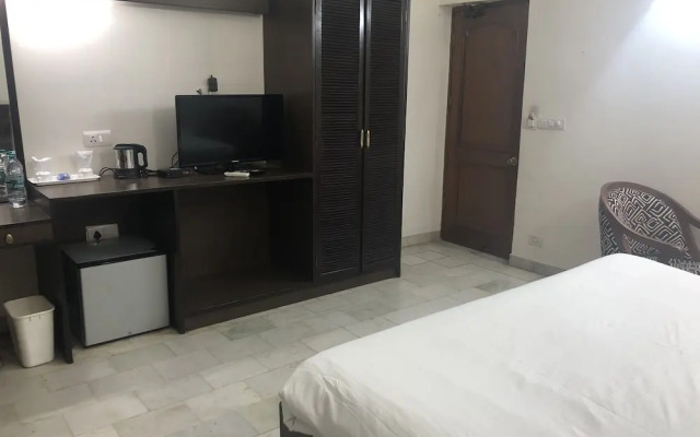 Golden Huts Resorts