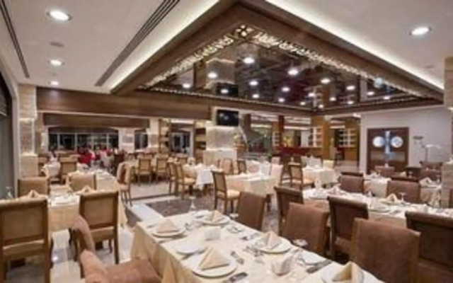 Fourway Hotel SPA & Restaurant