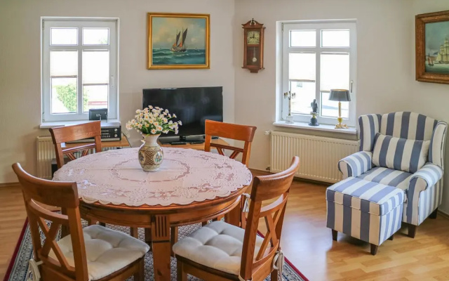 Awesome Apartment in Warnemünde With 2 Bedrooms