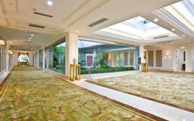 Nanhu Hotel