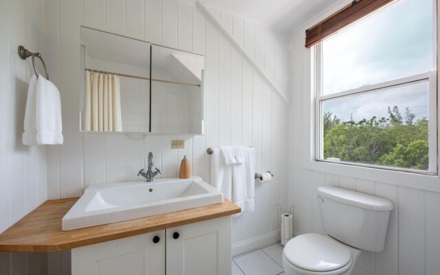 Four Points Suite by Eleuthera Vacation Rentals