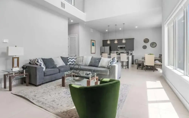 Stunning Apt-5bd 4bth Disney