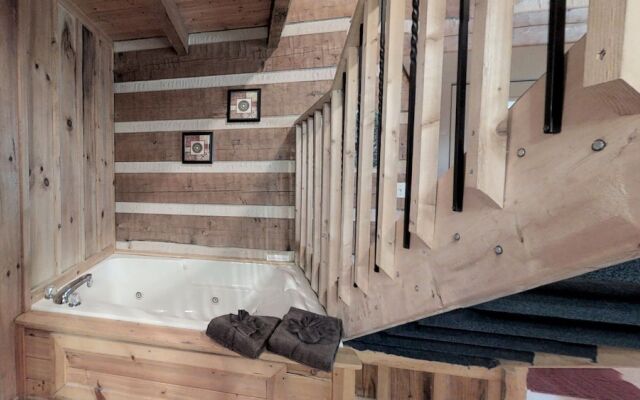 A Love Shack 1 Bedroom Cabin by RedAwning