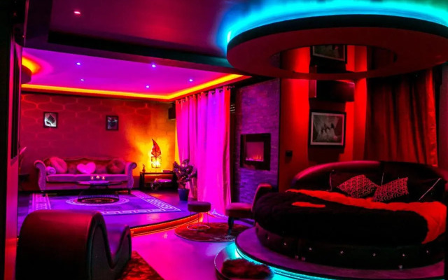L'Insolite Spa Privatif ''Suite Luxueuse-Jacuzzi"