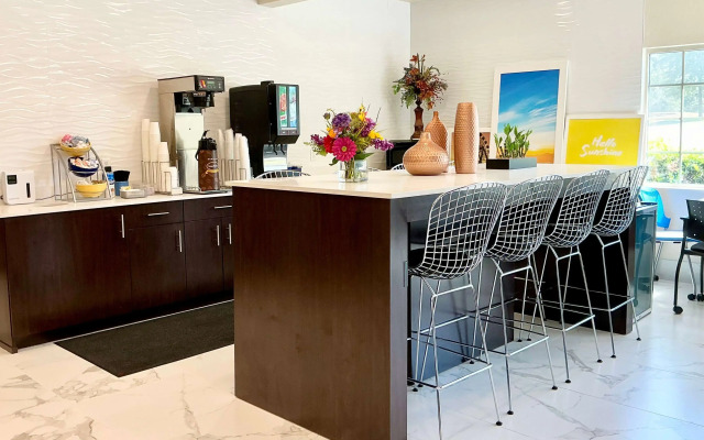 Days Inn by Wyndham Arlington
