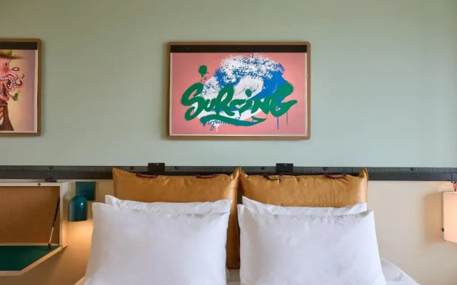 Moxy Virginia Beach Oceanfront