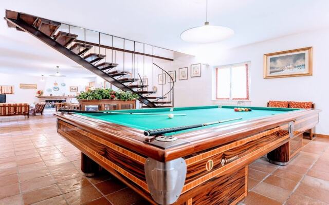 Villa Vallocchia - sleeps 18. Exclusive pool/grounds. Spoleto 10 mins. Rome 1 hr
