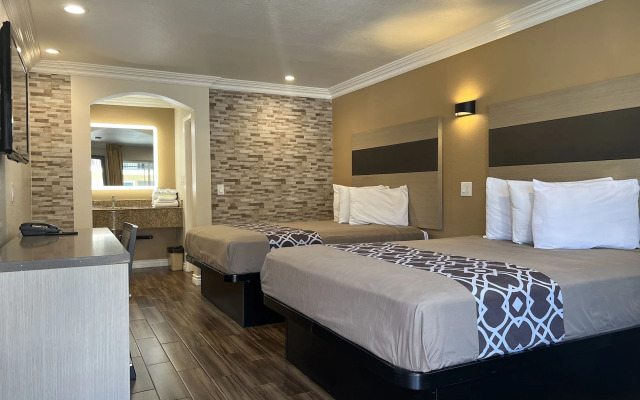 Walnut Inn & Suites West Covina
